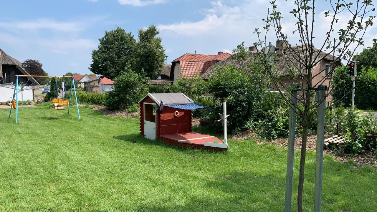 Ferienhaus Alte Schule Rambin Auf Ruegen Exterior photo